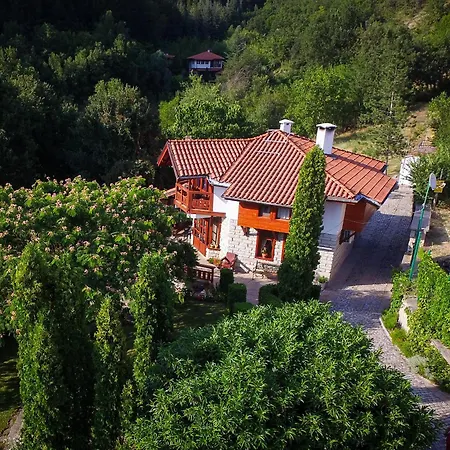 Nyaraló Zhivka House *